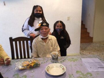 Imágenes para rendir homenaje a persona finada, estas pueden variar en su contenido.