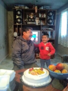 Imágenes para rendir homenaje a persona finada, estas pueden variar en su contenido.