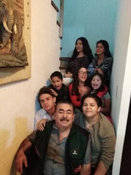 Imágenes para rendir homenaje a persona finada, estas pueden variar en su contenido.