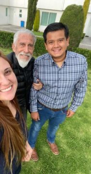 Imágenes para rendir homenaje a persona finada, estas pueden variar en su contenido.
