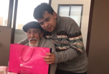 Imágenes para rendir homenaje a persona finada, estas pueden variar en su contenido.