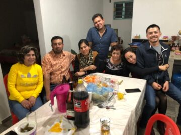 Imágenes para rendir homenaje a persona finada, estas pueden variar en su contenido.