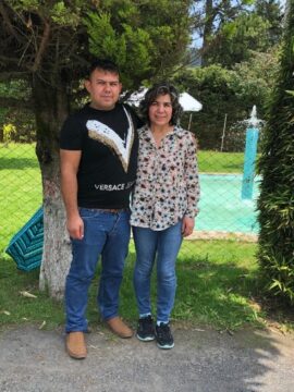Imágenes para rendir homenaje a persona finada, estas pueden variar en su contenido.