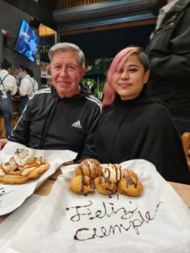 Imágenes para rendir homenaje a persona finada, estas pueden variar en su contenido.