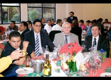 Imágenes para rendir homenaje a persona finada, estas pueden variar en su contenido.