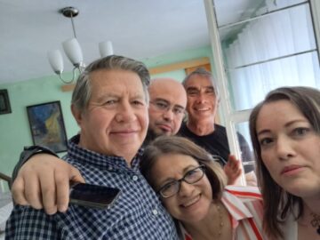 Imágenes para rendir homenaje a persona finada, estas pueden variar en su contenido.