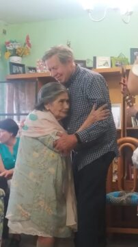 Imágenes para rendir homenaje a persona finada, estas pueden variar en su contenido.