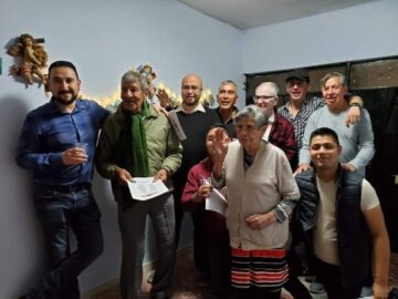 Imágenes para rendir homenaje a persona finada, estas pueden variar en su contenido.