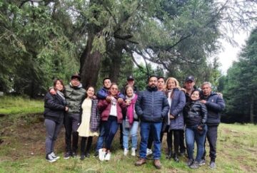 Imágenes para rendir homenaje a persona finada, estas pueden variar en su contenido.