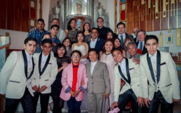 Imágenes para rendir homenaje a persona finada, estas pueden variar en su contenido.