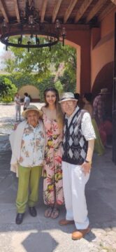 Imágenes para rendir homenaje a persona finada, estas pueden variar en su contenido.