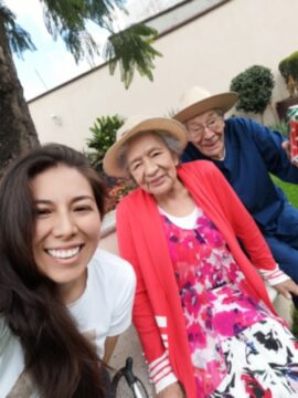 Imágenes para rendir homenaje a persona finada, estas pueden variar en su contenido.