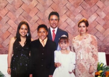 Imágenes para rendir homenaje a persona finada, estas pueden variar en su contenido.