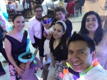 Imágenes para rendir homenaje a persona finada, estas pueden variar en su contenido.