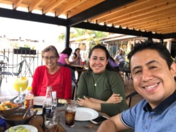 Imágenes para rendir homenaje a persona finada, estas pueden variar en su contenido.