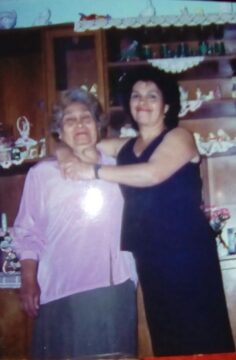 Imágenes para rendir homenaje a persona finada, estas pueden variar en su contenido.