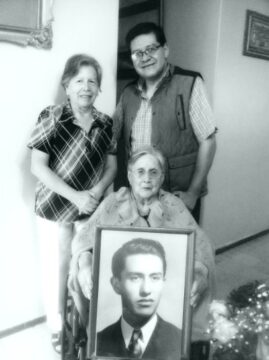 Imágenes para rendir homenaje a persona finada, estas pueden variar en su contenido.