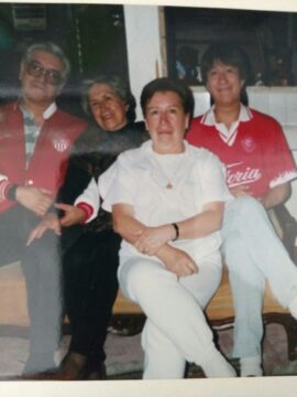 Imágenes para rendir homenaje a persona finada, estas pueden variar en su contenido.