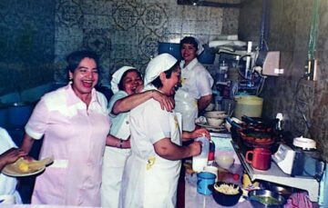Imágenes para rendir homenaje a persona finada, estas pueden variar en su contenido.