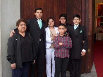 Imágenes para rendir homenaje a persona finada, estas pueden variar en su contenido.