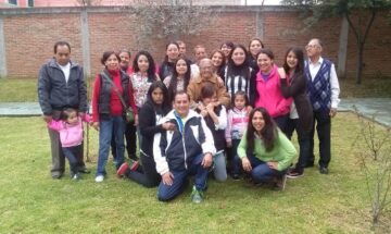 Imágenes para rendir homenaje a persona finada, estas pueden variar en su contenido.