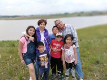 Imágenes para rendir homenaje a persona finada, estas pueden variar en su contenido.
