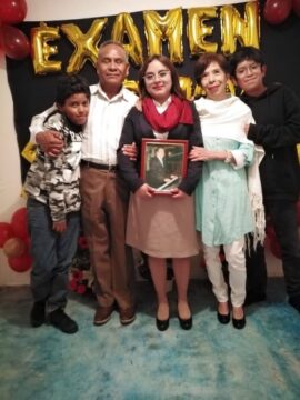 Imágenes para rendir homenaje a persona finada, estas pueden variar en su contenido.