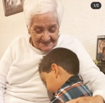 Imágenes para rendir homenaje a persona finada, estas pueden variar en su contenido.