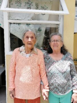 Imágenes para rendir homenaje a persona finada, estas pueden variar en su contenido.
