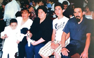 Imágenes para rendir homenaje a persona finada, estas pueden variar en su contenido.