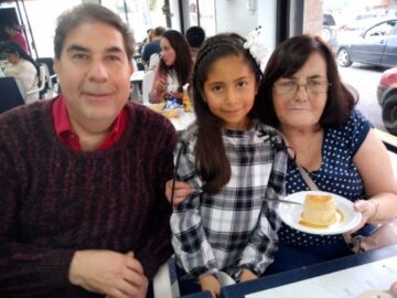 Imágenes para rendir homenaje a persona finada, estas pueden variar en su contenido.