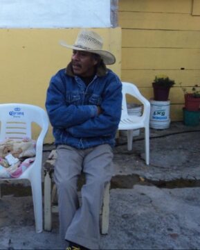 Imágenes para rendir homenaje a persona finada, estas pueden variar en su contenido.