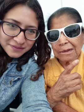 Imágenes para rendir homenaje a persona finada, estas pueden variar en su contenido.