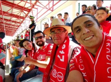 Imágenes para rendir homenaje a persona finada, estas pueden variar en su contenido.