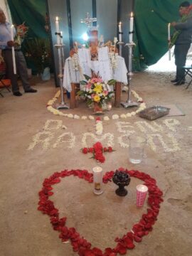 Imágenes para rendir homenaje a persona finada, estas pueden variar en su contenido.