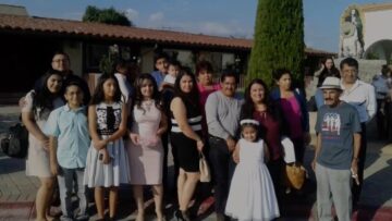 Imágenes para rendir homenaje a persona finada, estas pueden variar en su contenido.