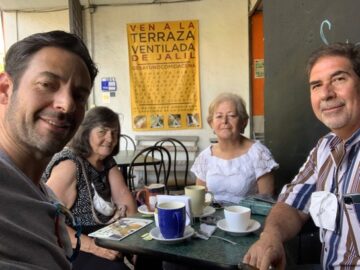 Imágenes para rendir homenaje a persona finada, estas pueden variar en su contenido.