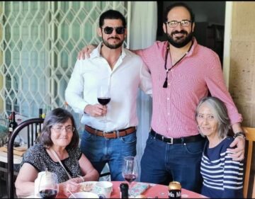 Imágenes para rendir homenaje a persona finada, estas pueden variar en su contenido.