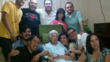 Imágenes para rendir homenaje a persona finada, estas pueden variar en su contenido.