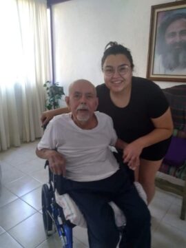 Imágenes para rendir homenaje a persona finada, estas pueden variar en su contenido.