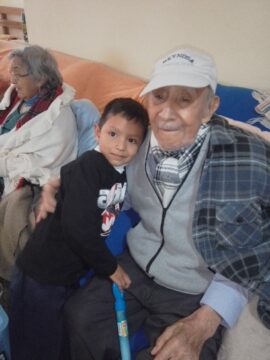 Imágenes para rendir homenaje a persona finada, estas pueden variar en su contenido.