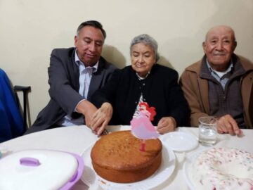 Imágenes para rendir homenaje a persona finada, estas pueden variar en su contenido.