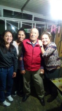 Imágenes para rendir homenaje a persona finada, estas pueden variar en su contenido.