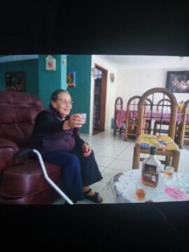 Imágenes para rendir homenaje a persona finada, estas pueden variar en su contenido.