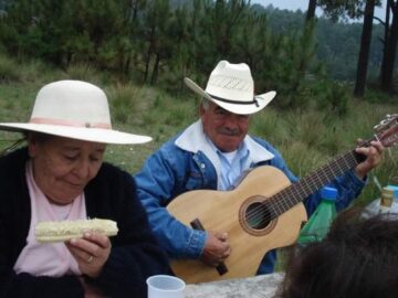 Imágenes para rendir homenaje a persona finada, estas pueden variar en su contenido.