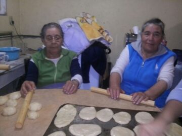 Imágenes para rendir homenaje a persona finada, estas pueden variar en su contenido.
