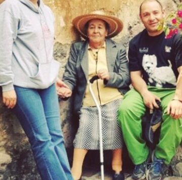 Imágenes para rendir homenaje a persona finada, estas pueden variar en su contenido.