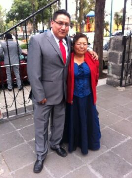 Imágenes para rendir homenaje a persona finada, estas pueden variar en su contenido.