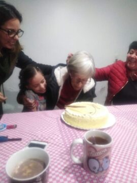 Imágenes para rendir homenaje a persona finada, estas pueden variar en su contenido.