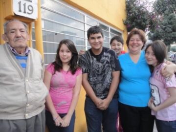 Imágenes para rendir homenaje a persona finada, estas pueden variar en su contenido.